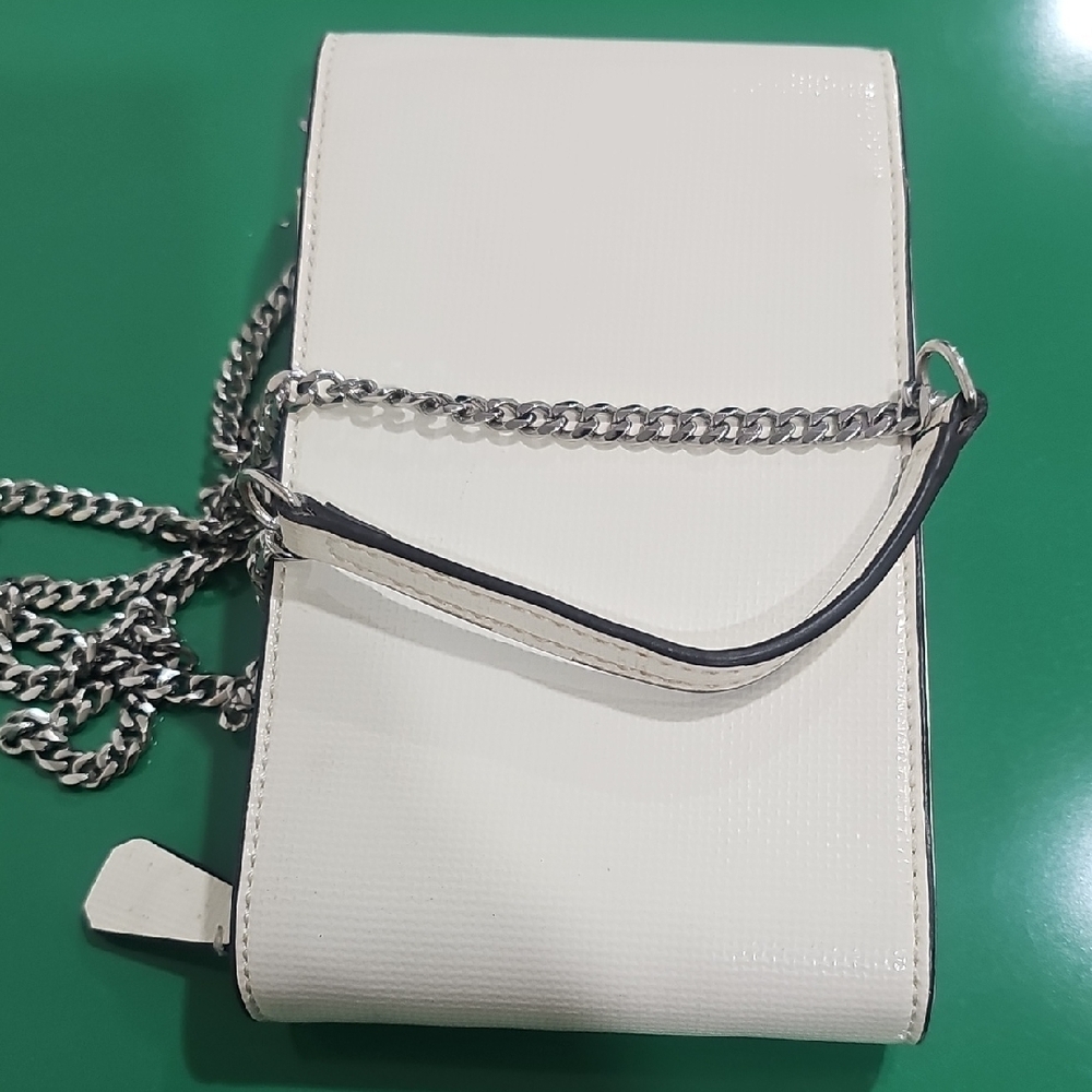 GUESS White Crossbody Phone Bag with Silver Chain - Picture 3 of 4
